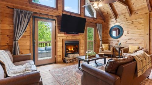 Secluded in the Smokies by AvantStay – khách sạn tại Pittman Center