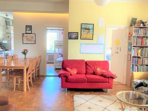 Cozy and Spacious 2BR in Meilahti, Near City Center & Nature in Meilahti