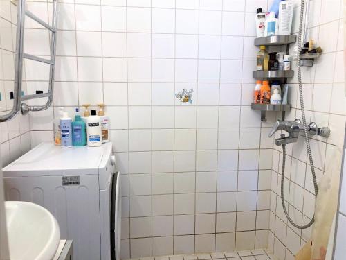 Cozy and Spacious 2BR in Meilahti, Near City Center & Nature in Meilahti