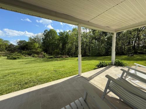 Hocking Hills Cabin 2 Bed - 2 Bath Hot Tub in New Plymouth (OH)