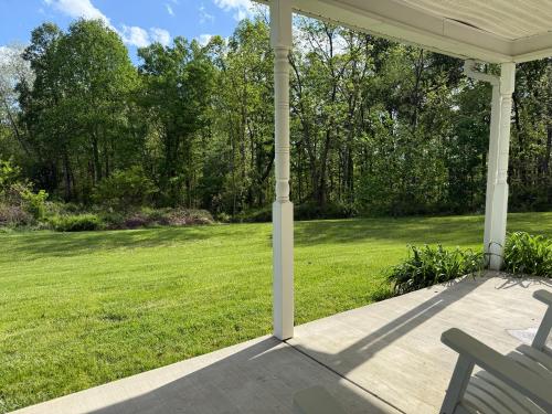Hocking Hills Cabin 2 Bed - 2 Bath Hot Tub in New Plymouth (OH)