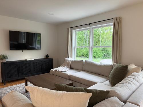 Hocking Hills Cabin 2 Bed - 2 Bath Hot Tub in New Plymouth (OH)