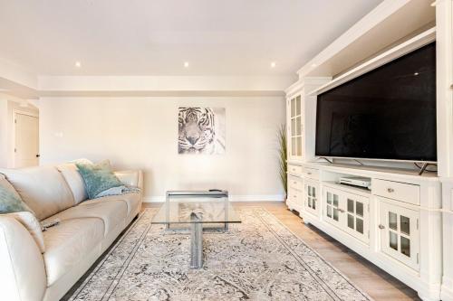 Private Suite with Pool Access