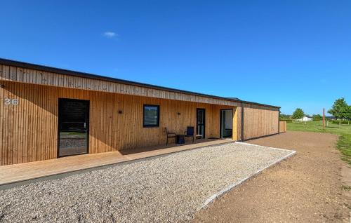 Nice Home In Haderslev With Sauna – khách sạn tại Flovt