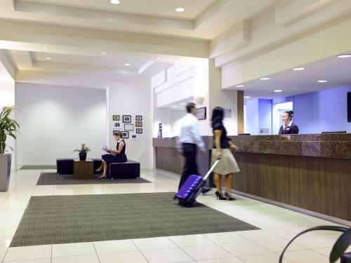 Зовнішній вигляд готелю, Grosvenor Hotel Adelaide by Accor in Аделаїда