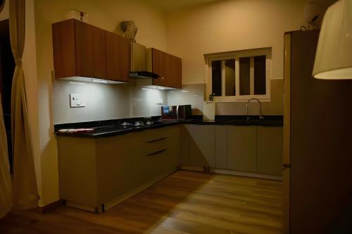 Hotel Elysian By G K Group Near IGI Delhi Airport photo 4