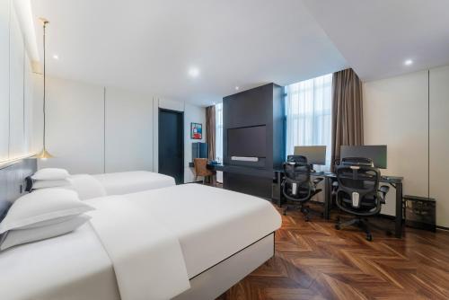 HEONIC Art Residence & Suites丨 Signature Family Suites - Free Laundry Luggage Storage -24H Front Des in Small Wild Goose Pagoda
