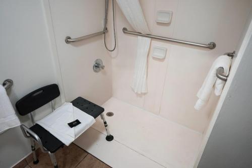 Clarion Hotel Broken Arrow - Tulsa - image 37