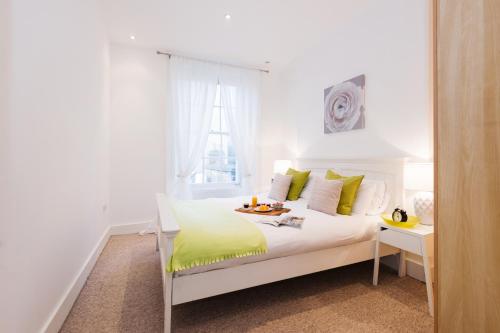 Dream South Kensington Apartment - image 13