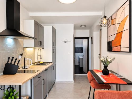 Renovated Apartments Skorin in Rogoznica