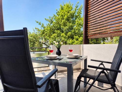 Renovated Apartments Skorin in Rogoznica