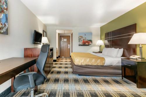 Quality Inn - image 18