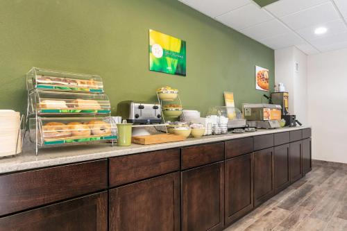 Quality Inn - image 41