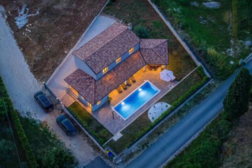 Villa Terrana near Rovinj for 6 people with private pool - image 3