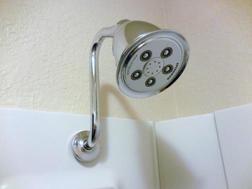 SilverStone Inn and Suites - 화장실