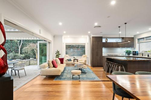 Wahroonga House in Hunters Hill