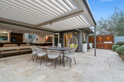 Wahroonga House in Hunters Hill