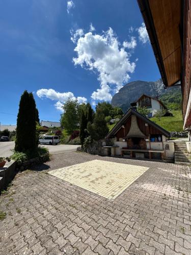 Gîtes des Petites Roches - Appartements indépendants Pravouta & Rocheplane (Gites des Petites Roches - Appartements independants Pravouta & Rocheplane) in Saint-Hilaire (Rhone-Alpes)