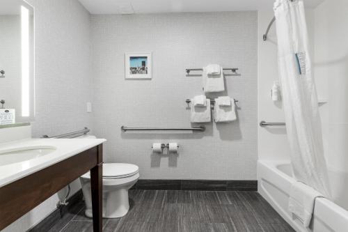 Hampton Inn Salem - image 16