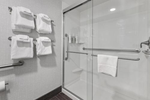 Hampton Inn Salem - image 42