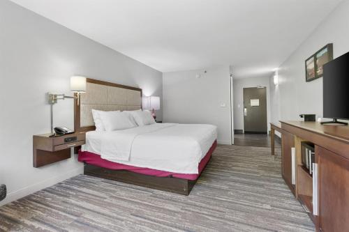 Hampton Inn Salem - image 37