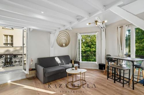 KAZA BELLA - Canal Saint Martin Pieds dans l'eau Duplex