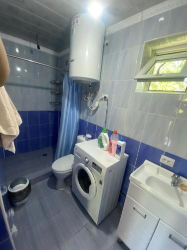 DANIEL Guest House – khách sạn tại Toktogul