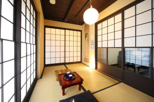 Three-Bedroom Japanese-Style Townhouse room in 京の町 飛鳥