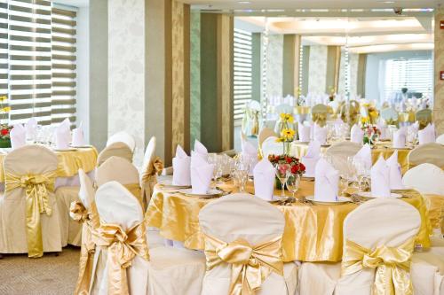 Banquet hall, St Giles Makati – A St Giles Hotel, Manila in Manila