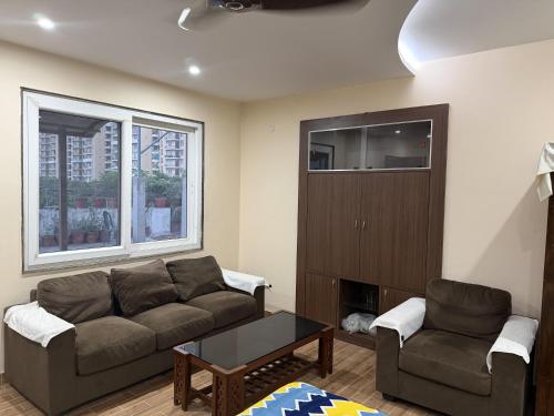 Rooftop Retreat- Peaceful & Luxurious Homestay BnB - Bhaisora