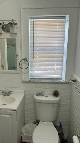 Bathroom, Apartment in Union in Union (NJ)