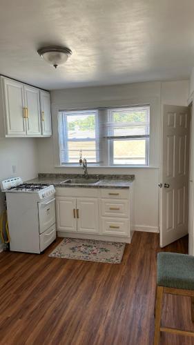Kitchen, Apartment in Union in Union (NJ)