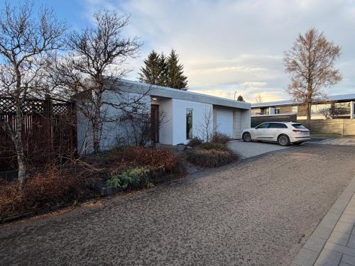 Modern house in Fossvogur, Reykjavik - Birta Rentals – khách sạn tại Háaleiti