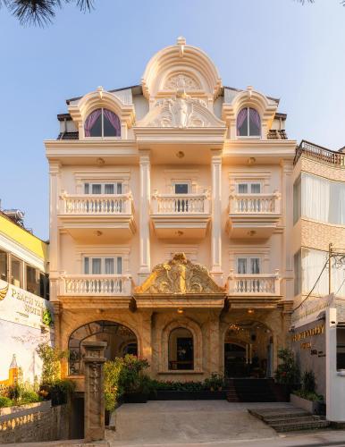 Exterior view, Peach Valley Hotel in Dalat