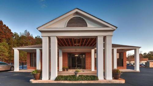 . Best Western Suites