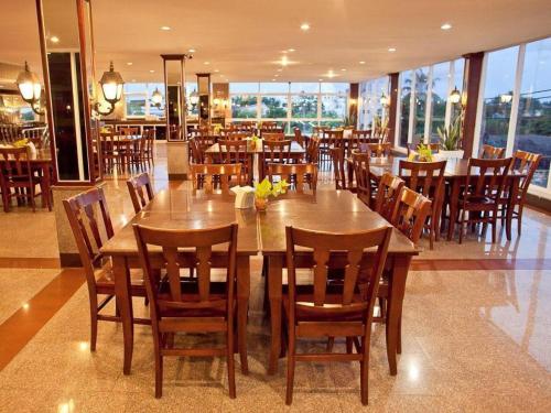Boutique Holiday Hotel - image 2