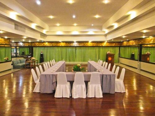Boutique Holiday Hotel - image 11