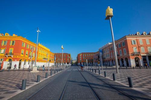 Paganini City Center Apartment with Terrace - Happy Rentals - image 4