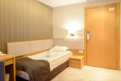 1 twin bed