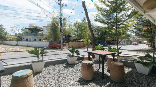 RedDoorz @ Fat J Apartelle Mactan – Cebu City, IL