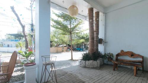 RedDoorz @ Fat J Apartelle Mactan – Cebu City, IL