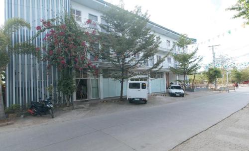 RedDoorz @ Fat J Apartelle Mactan – Cebu City, IL