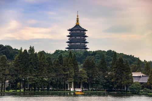 Hangzhou Caifeng Boutique Hotel in West Lake District