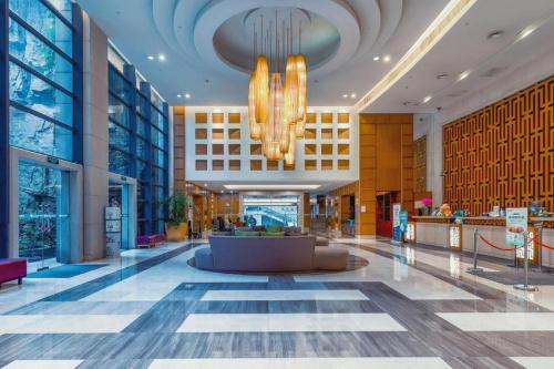 Palace Hotels (Chongqing Nanbin Road Holy Land Hot Spring Branch) 朗丽兹酒店（重庆南滨路圣地温泉店） – khách sạn tại Nanan