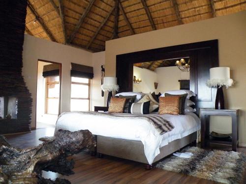 Umzolozolo Private Safari Lodge & Spa