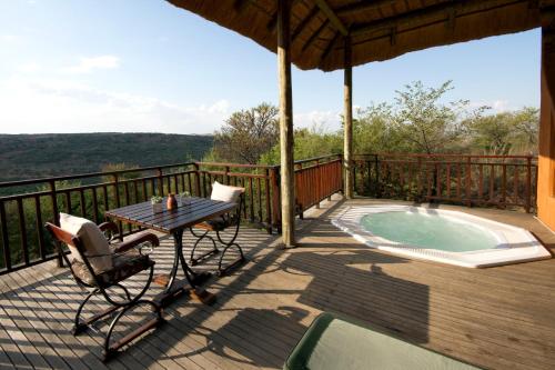 Umzolozolo Private Safari Lodge & Spa