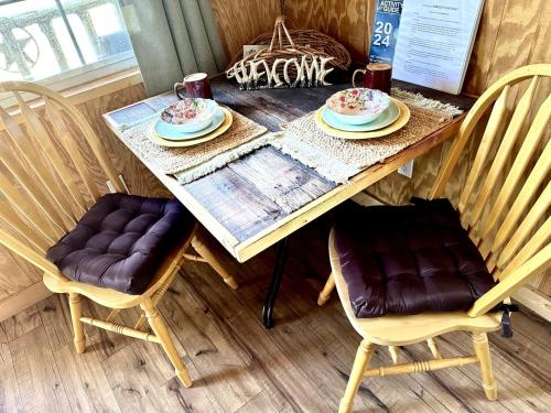 Peaceful Wildlife Ranch Cabin with Pool Access near Kerrville in Mountain Home, Texas in Mountain Home (TX)