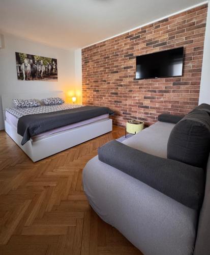 Apartman Lovrić Đakovo, Semeljci