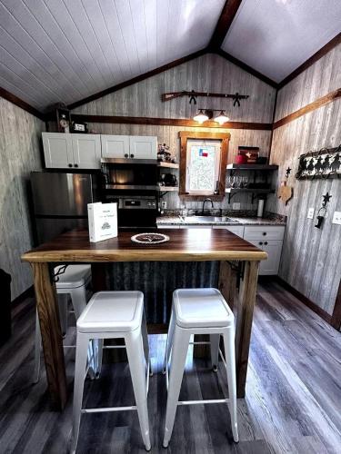 Unique Treehouse on Working Farm in Texas, Perfect for Rustic Weekends in Nature in Muenster (TX)
