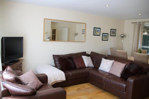 Lilac Bicester-Oxford quiet 3 bedroom house with private parking in Caversfield